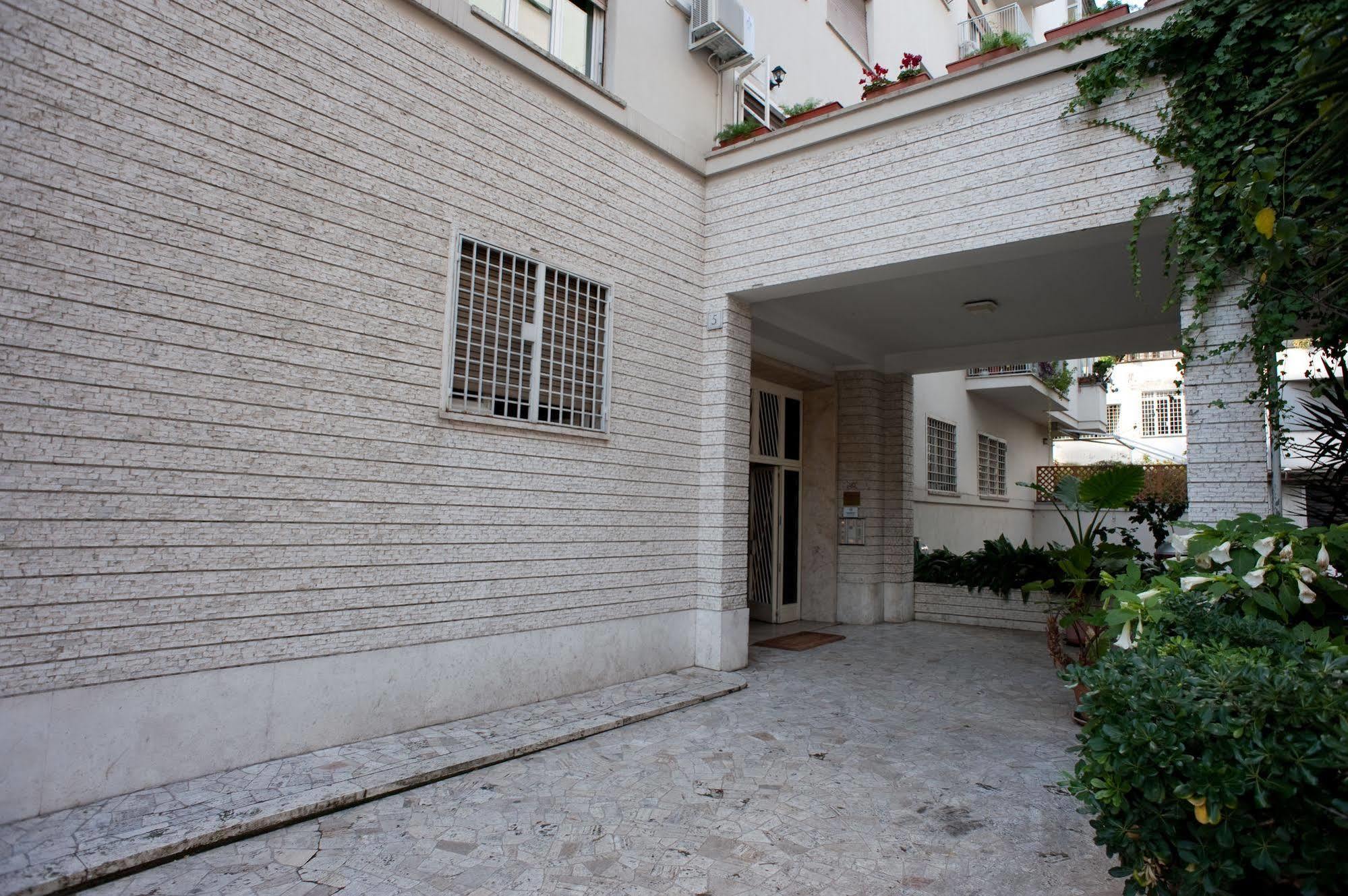 Anastasio II Bed & Breakfast Рим Екстер'єр фото