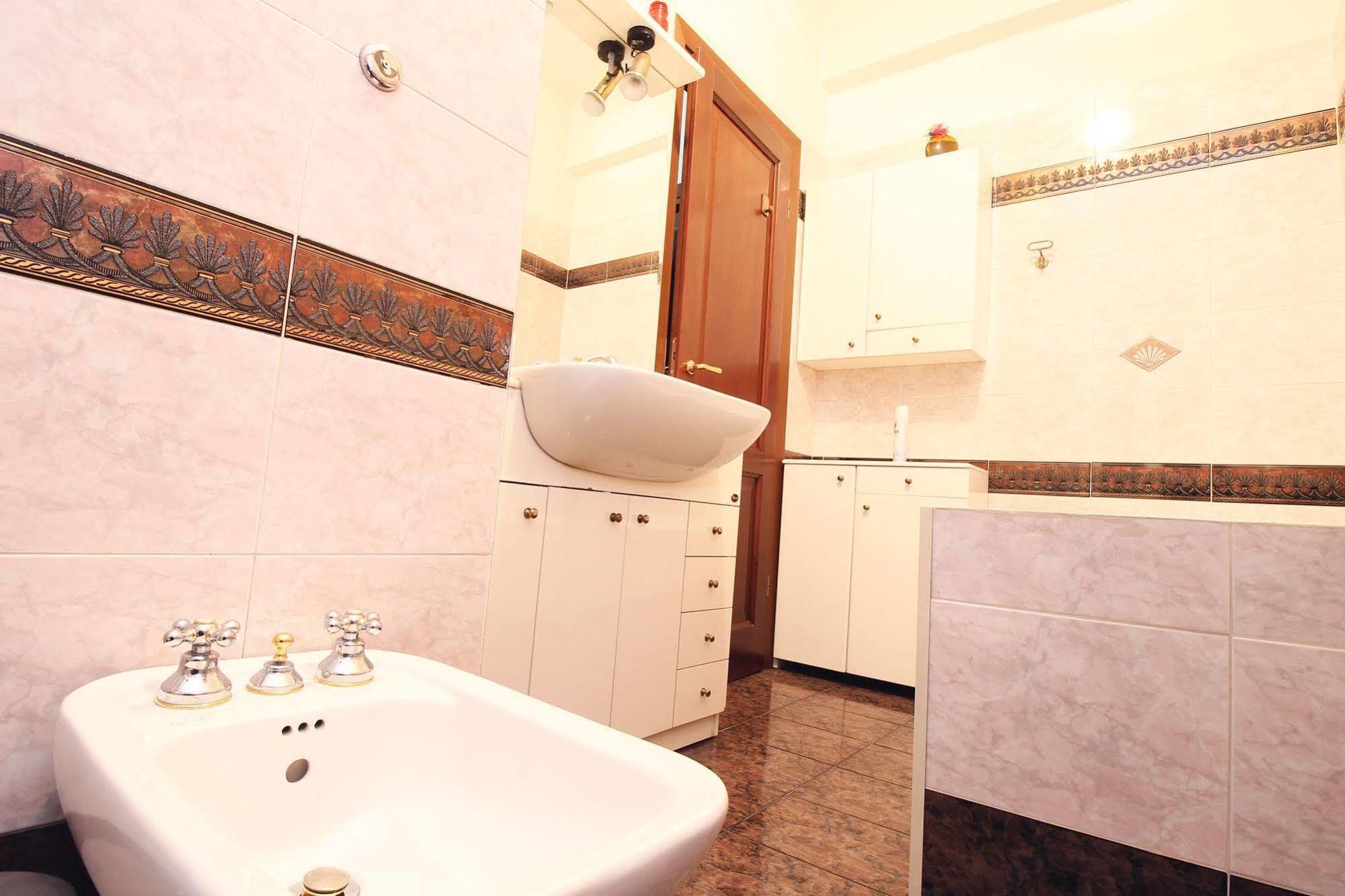 Anastasio II Bed & Breakfast Рим Екстер'єр фото